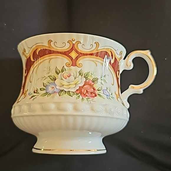 Queen’s Rosina Cup & Saucer Vintage Fine Bone China England - Picture 8 of 8